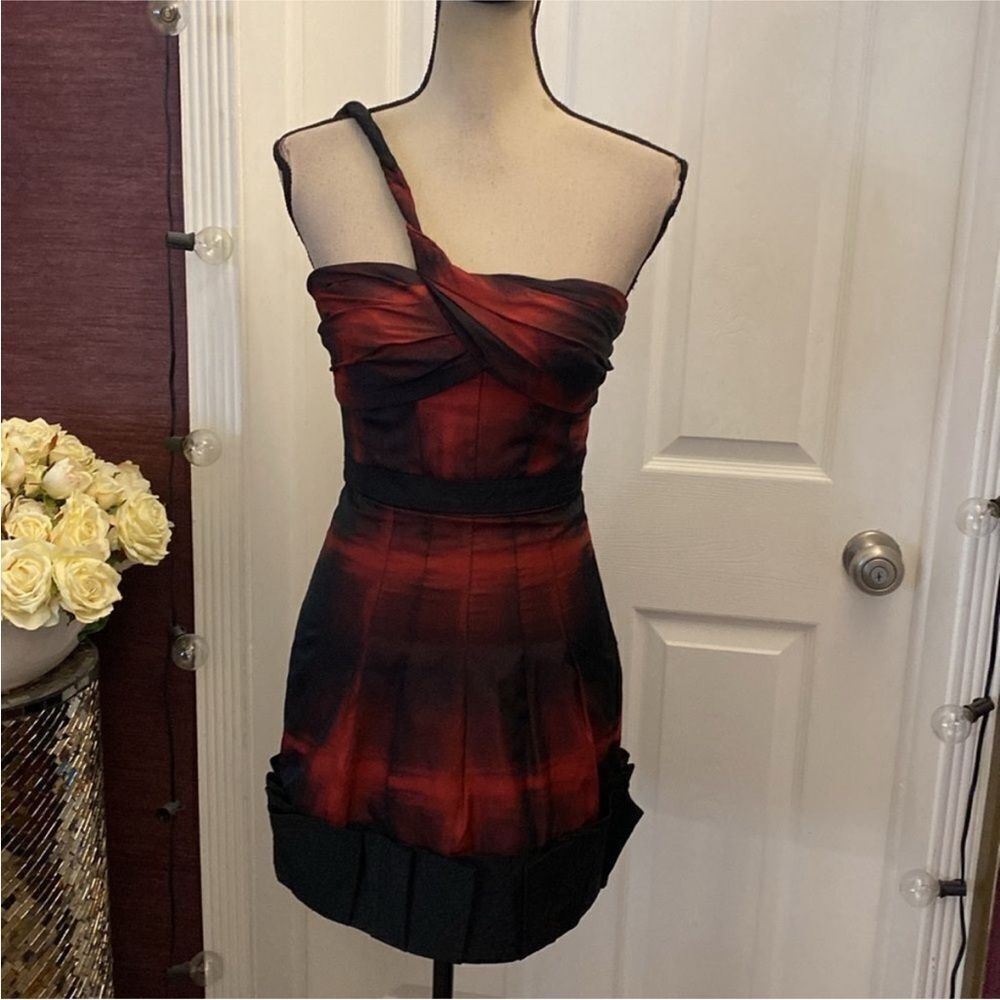 Meskita Elegant Red and Black One-Shoulder Dress, XS